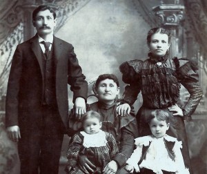10_1899_Kallison-Family-in-Chicago-Standing_Nathan-(left),-Anna-(right),--Seated_Dina-Kallison-(center),-Pauline-(left),-Morris-(right)